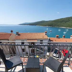 https://hotel-nostromo.in-istria.net