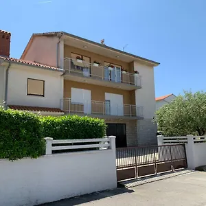 https://apartments-and-rooms-bilic.in-istria.net